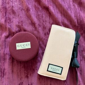 Gucci Beauty Set with Pink Brush Set/Bag